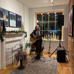 Alan Claude Gallery - Live music