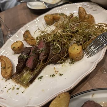 Sorella - HANGER STEAK 48. braised leek, salsa verde, fingerling potato - Italian Near Me - San Francisco, California