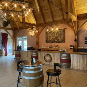 Quièvremont Vineyard & Winery - Tasting Room - Wineries Near Me - Washington, Virginia Quièvremont Vineyard & Winery - Tasting Room - Wineries Near Me - Washington, Virginia