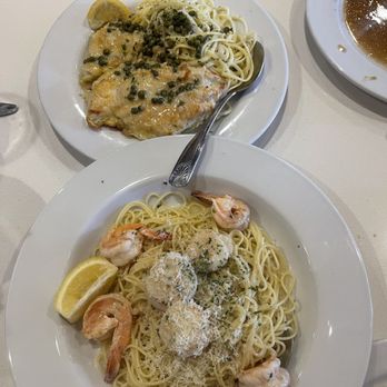 La Ciccia - Shrimp and Scallop Scampi and Chicken Piccata - Italian Near Me - Honolulu, Hawaii La Ciccia - Shrimp and Scallop Scampi and Chicken Piccata - Italian Near Me - Honolulu, Hawaii