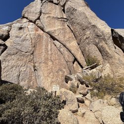Tom's Thumb Trailhead