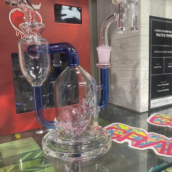 Maxx Smoke - Tobacco Shops Near Me - Bakersfield, California
