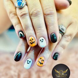Nails For U