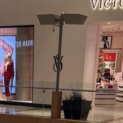 Victoria's Secret & PINK - Mall View