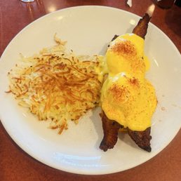 Waffles Benedict*