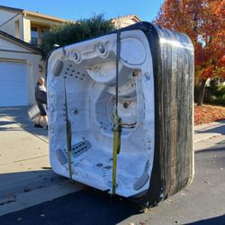 SC Movers - Moving a 7 person spa
