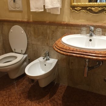 Hotel Romanico Palace - Bathroom - Hotels Near Me - Rome, RM Hotel Romanico Palace - Bathroom - Hotels Near Me - Rome, RM