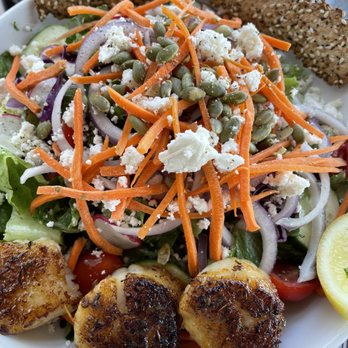 Square Grouper - Islamorada - Farmer's salad w/seared scallops - Seafood Near Me - Islamorada, Florida