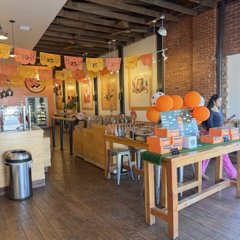 La Monarca Bakery & Cafe - Bakeries Near Me - Los Angeles, California