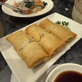 Paradise Dynasty - B4. Crispy Vegetable Spring Roll - Chinese Near Me - Glendale, California