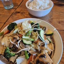 Pad Mixed Vegetables with tofu in garlic sauce Pad Mixed Vegetables with tofu in garlic sauce
