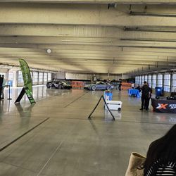 Xtreme Xperience - To the right is parking into the left is driving