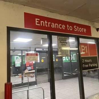 Metro - Underground entrance - Grocery Near Me - North York, Ontario Metro - Underground entrance - Grocery Near Me - North York, Ontario