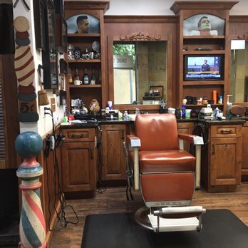 Groom Room Barbershop - great space on camelback. - Barbers Near Me - Phoenix, Arizona Groom Room Barbershop - great space on camelback. - Barbers Near Me - Phoenix, Arizona