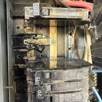 OC PRO Electric - Burned panel prior to replacement - Electricians Near Me - Ladera Ranch, California OC PRO Electric - Burned panel prior to replacement - Electricians Near Me - Ladera Ranch, California
