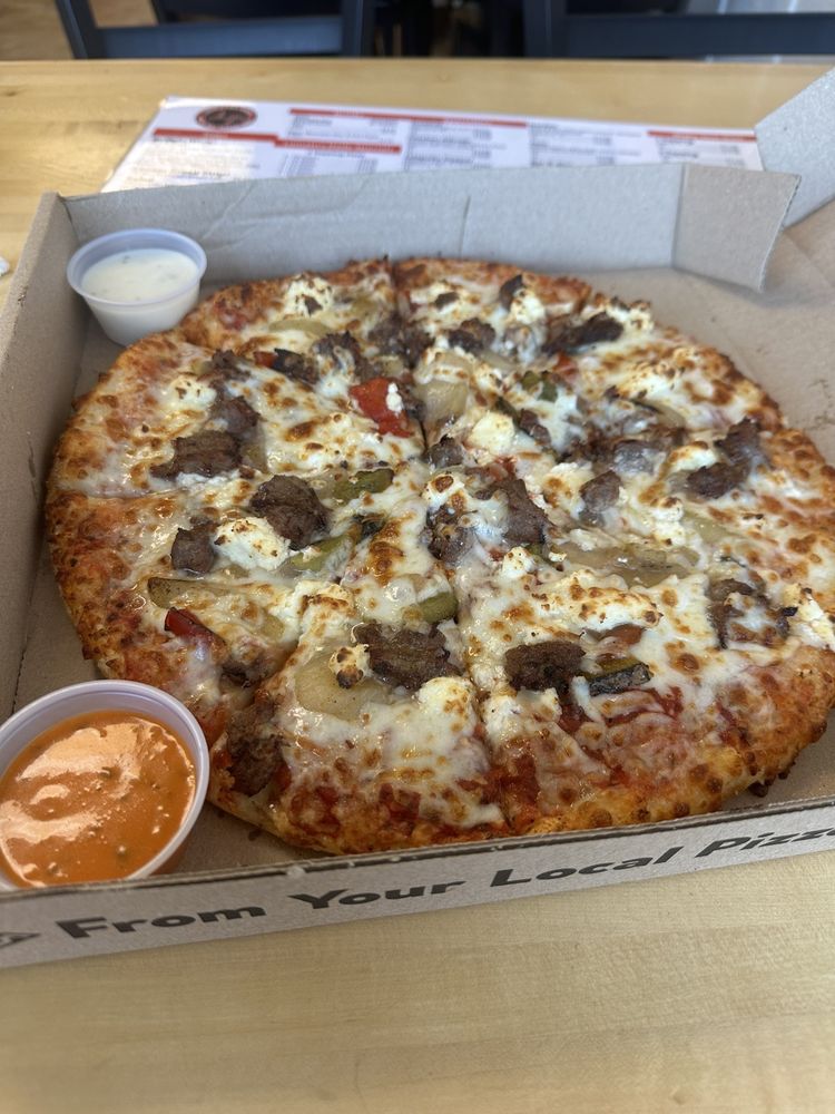 Food from Lomatos Pizza