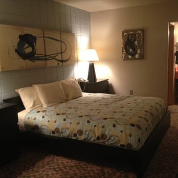 Blackhawk Hotel - Hotels Near Me - Cedar Falls, Iowa
