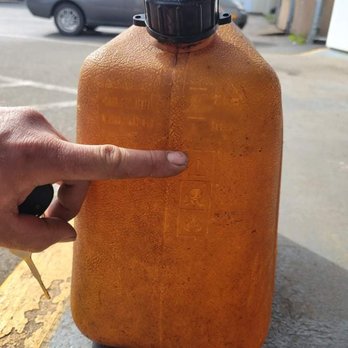 Shell - Only filled the 5 gallon can to here, but paid for $ 30.00, 5 galoons - Gas Stations Near Me - Renton, Washington Shell - Only filled the 5 gallon can to here, but paid for $ 30.00, 5 galoons - Gas Stations Near Me - Renton, Washington