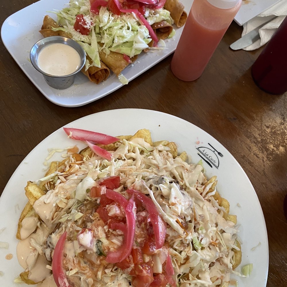 Delicias centroamericanas - Pollo con tajadas - New American Near Me - Daytona Beach, Florida Delicias centroamericanas - Pollo con tajadas - New American Near Me - Daytona Beach, Florida