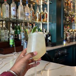 Basil spritz