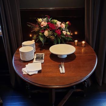 Nigella SF - Cake table - Florists Near Me - San Francisco, California Nigella SF - Cake table - Florists Near Me - San Francisco, California
