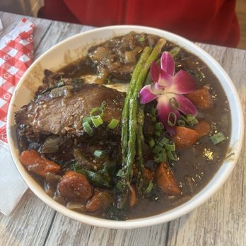 Farmhouse Blakeslee - Braised Short Rib - New American Near Me - Blakeslee, Pennsylvania