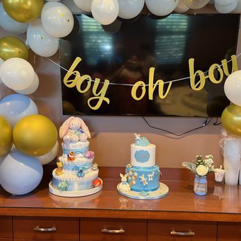 Mayflower Restaurant - Using the built in cabinet for the cake display - Seafood Near Me - Dublin, California