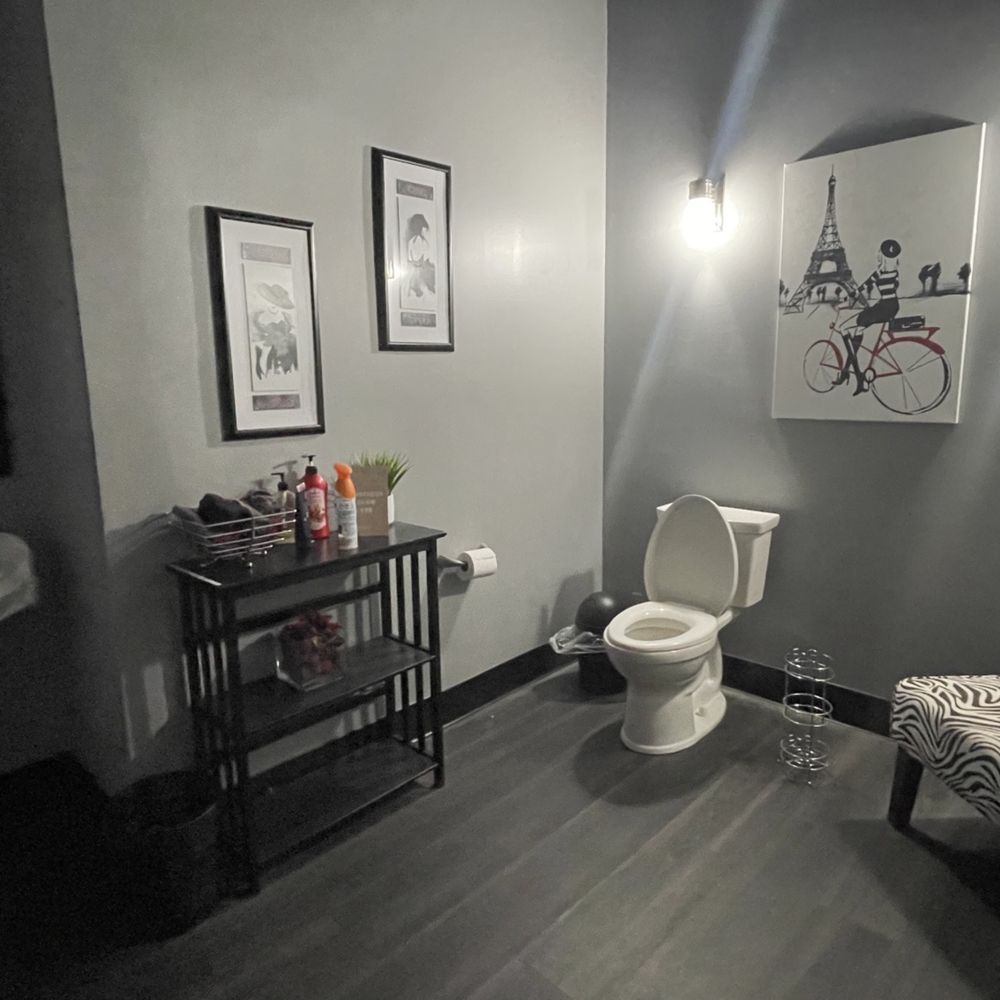 Stiletto Hair Studio - Fancy restroom - Hair Salons Near Me - Virginia Beach, Virginia Stiletto Hair Studio - Fancy restroom - Hair Salons Near Me - Virginia Beach, Virginia