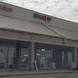 Vip Smoke & Wireless Middletown - I don't think there's any wireless going on here anymore