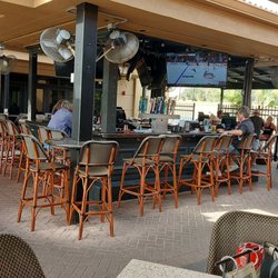 Duffy's Sports Grill - Outdoor bar and seating, lunch crowd gone at 1.30 pm.