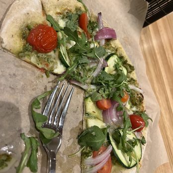 True Food Kitchen - Garden salad pesto pizza - New American Near Me - Edison, New Jersey
