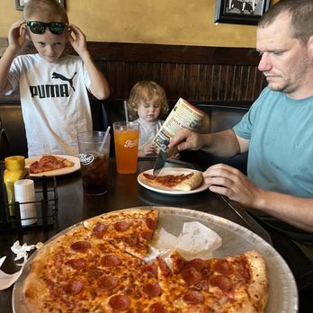 Paisano's Pizza Grill - Hand tossed pepperoni pizza (large) - Pizza Near Me - Charleston, South Carolina Paisano's Pizza Grill - Hand tossed pepperoni pizza (large) - Pizza Near Me - Charleston, South Carolina