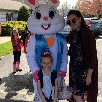 Paramount Senior Living - Easter egg hunt at Paramount - Personal Care Services Near Me - Maytown, Pennsylvania Paramount Senior Living - Easter egg hunt at Paramount - Personal Care Services Near Me - Maytown, Pennsylvania