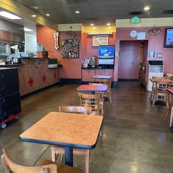 Una Mas Mexican Grill - Interior - Mexican Near Me - Santa Clara, California