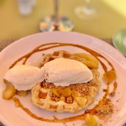 Belgian Waffles - literally pizza dough. Absolutely pathetic!