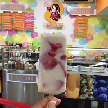 La Michoacana - Strawberry and Cream fruit bar! Refreshing and naturally sweet! - Ice Cream & Frozen Yogurt Near Me - Sonoma, California La Michoacana - Strawberry and Cream fruit bar! Refreshing and naturally sweet! - Ice Cream & Frozen Yogurt Near Me - Sonoma, California