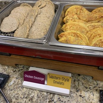 Hampton Inn Tomah - Breakfast - Hotels Near Me - Tomah, Wisconsin