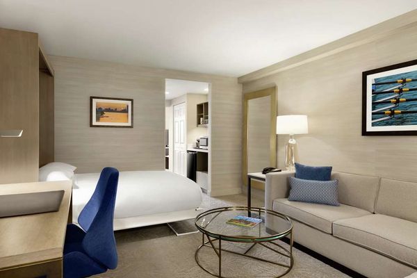 DoubleTree Suites by Hilton Hotel Boston - Cambridge by null