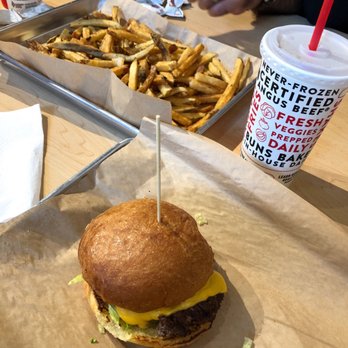 MOOYAH - Burgers Near Me - Madison, Wisconsin