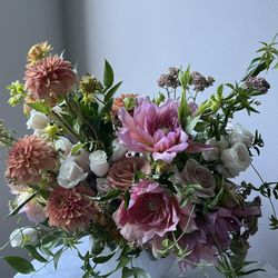Tanya Floral - Dahlia flower arrangement