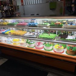 Los Latinos Supermercado y Restaurante - Bakery