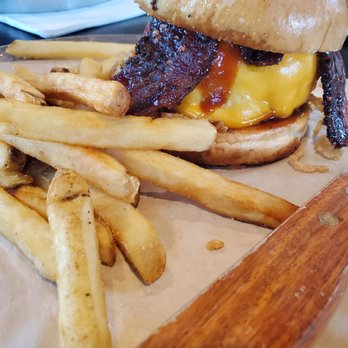 J Riley Distillery - J Riley Burger - Distilleries Near Me - Redlands, California