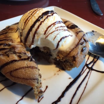 Red Lobster - Chocolate chip lava cake - not my favorite. Not enough chocolate and the cookie wasn't that good, in my opinion. - Seafood Near Me - Tulsa, Oklahoma Red Lobster - Chocolate chip lava cake - not my favorite. Not enough chocolate and the cookie wasn't that good, in my opinion. - Seafood Near Me - Tulsa, Oklahoma