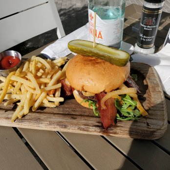 Lake Park Diner - Lake Park Burger - New American Near Me - Naples, Florida