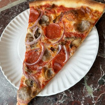 Joe's Pizza - Supreme Slice - Pizza Near Me - Cambridge, Massachusetts