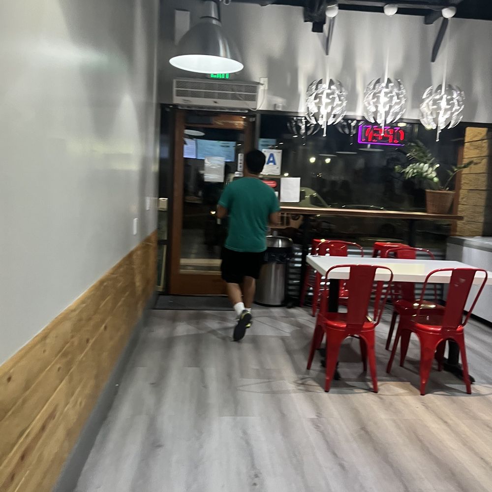 Sharetea - nice seats and dining area - Coffee & Tea Near Me - San Diego, California