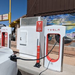 Tesla Supercharger -Needles