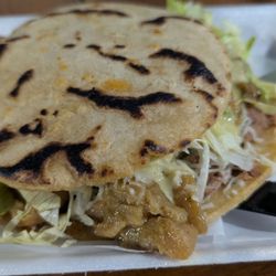 Taqueria 95 - Gordita de chicharrón en salsa verde