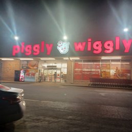 Exterior photo of Piggly Wiggly - Moss Point, Mississippi Exterior photo of Piggly Wiggly - Moss Point, Mississippi