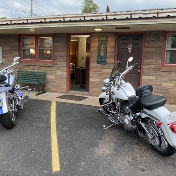 Indianhead Motel - Hotels Near Me - Ironwood, Michigan